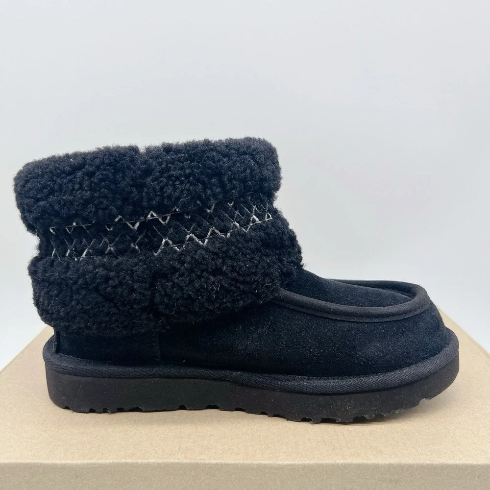 UGG Classic Mini Braid Sheepskin Ankle Boots Fur Black Womens US 5 EU 36 - Picture 9 of 12